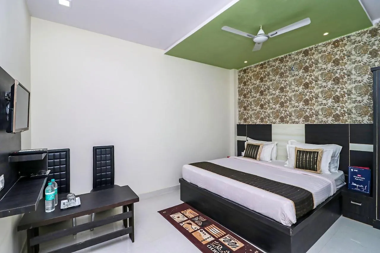 Oyo 10133 Hotel Rama Grand Hs