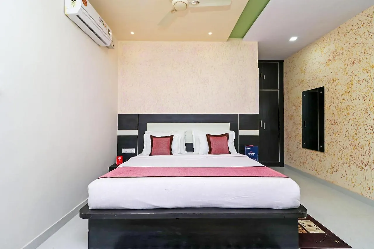 Oyo 10133 Hotel Rama Grand Hs 3*, Agra (Uttar Pradesh)