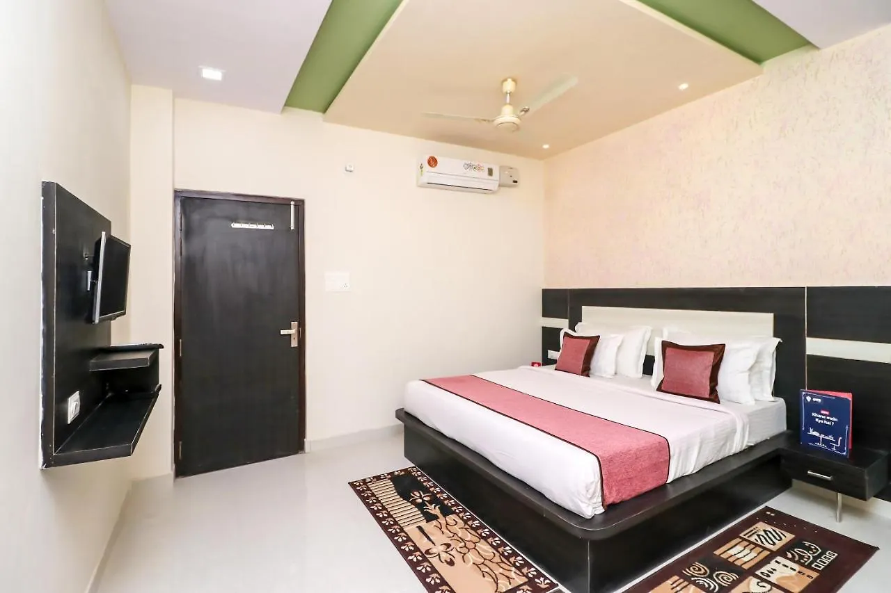 Oyo 10133 Hotel Rama Grand Hs