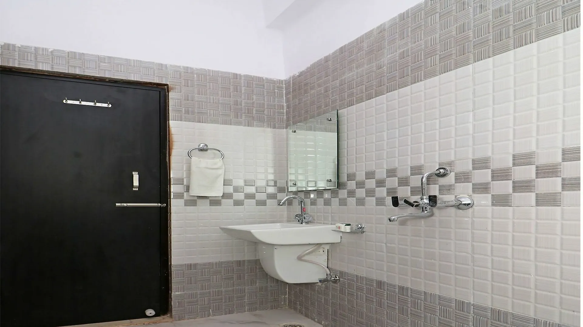 Oyo 10133 Hotel Rama Grand Hs 3*, Agra (Uttar Pradesh) India